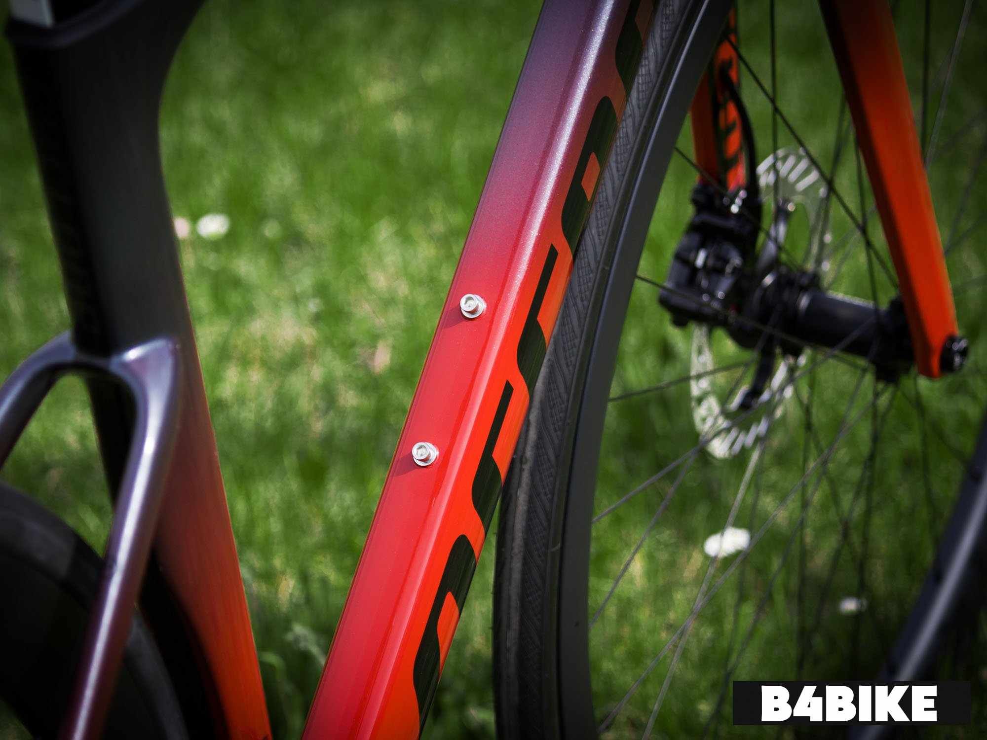 Accent Cyclone Disc Carbon 105