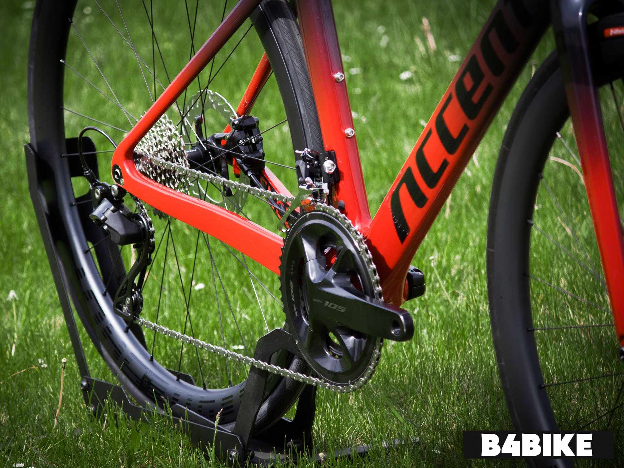 Accent Cyclone Disc Carbon 105
