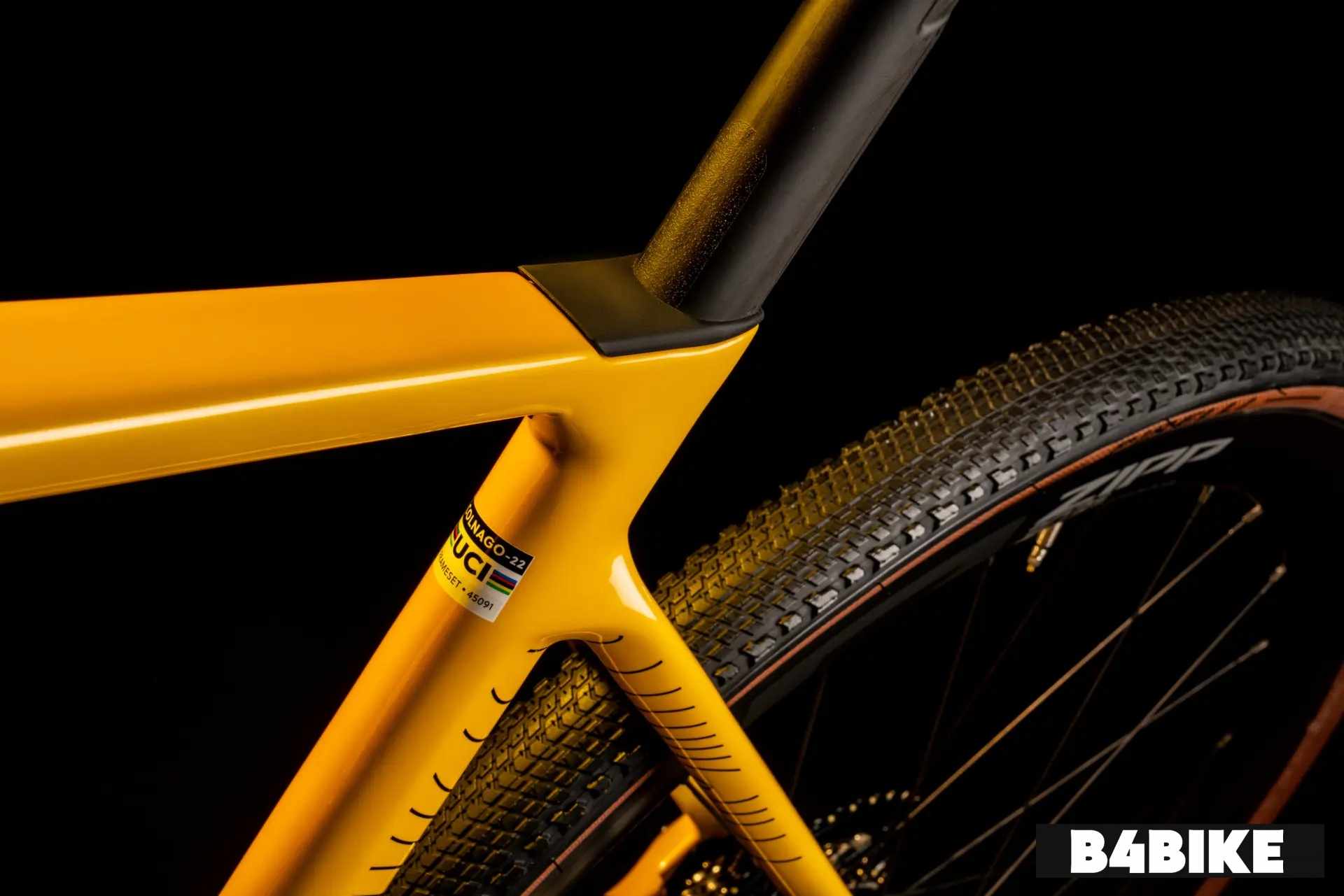 Colnago G4-X Shimano GRX Di2 825 2x