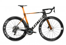Factor Ostro VAM - Team AMANI Edition 2025