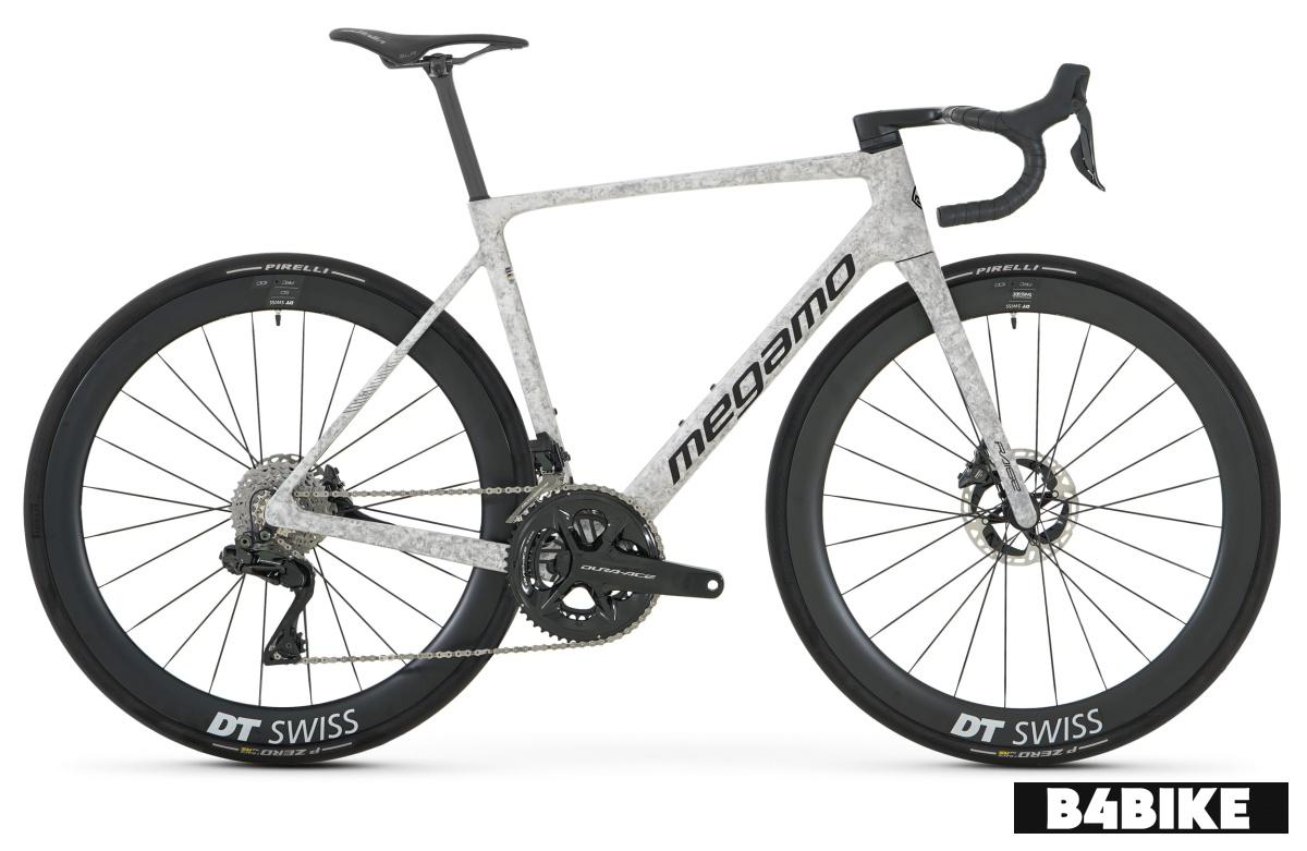 megamo Raise 01 2026 Jade White