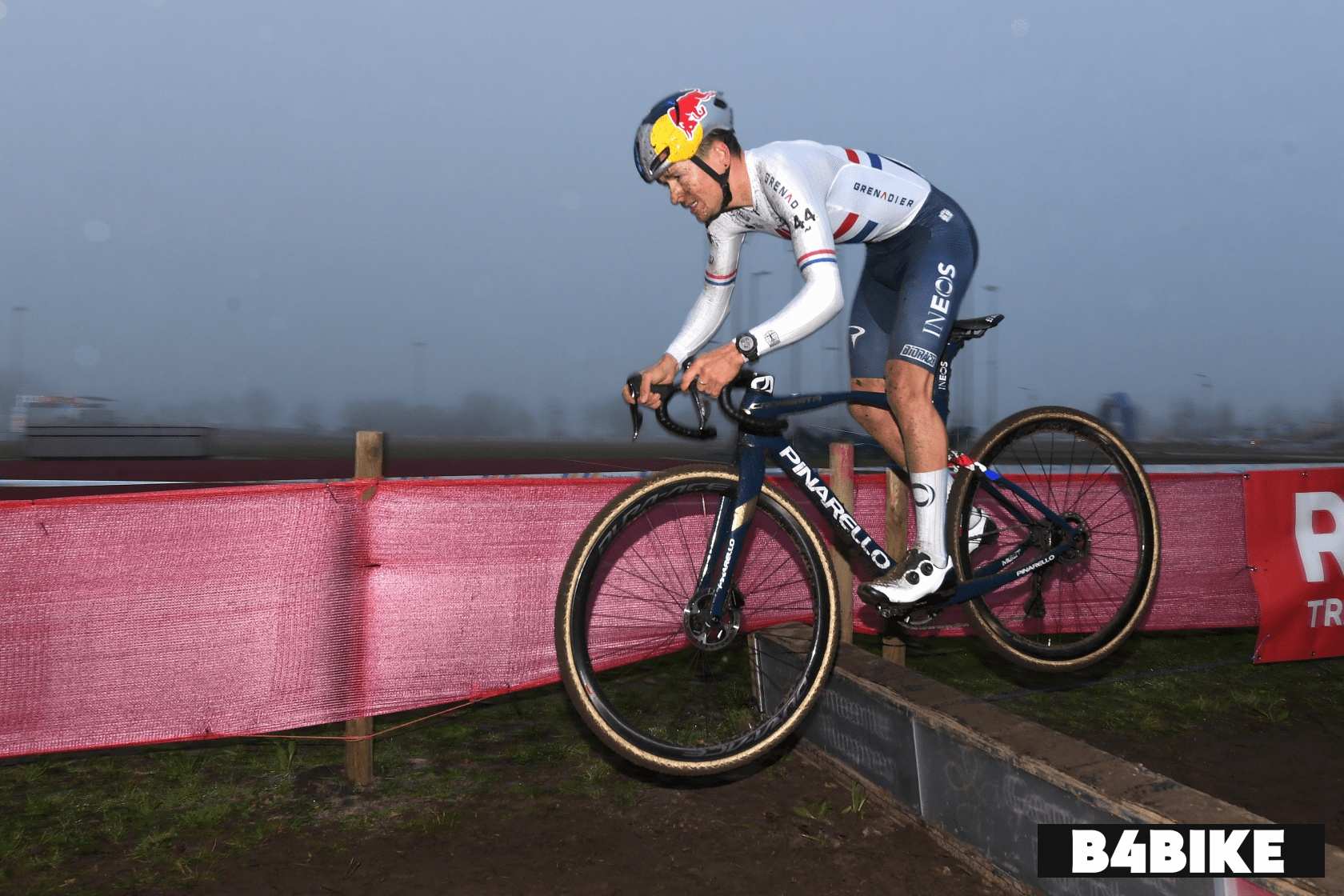 Pinarello Crossista F9