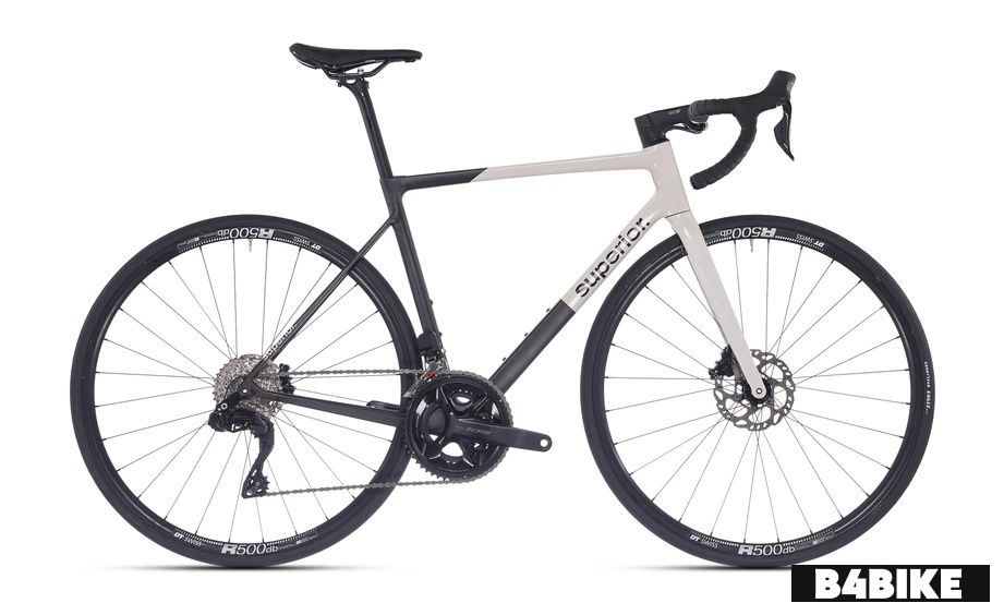 Superior RR 9.5 Matte Carbon / White