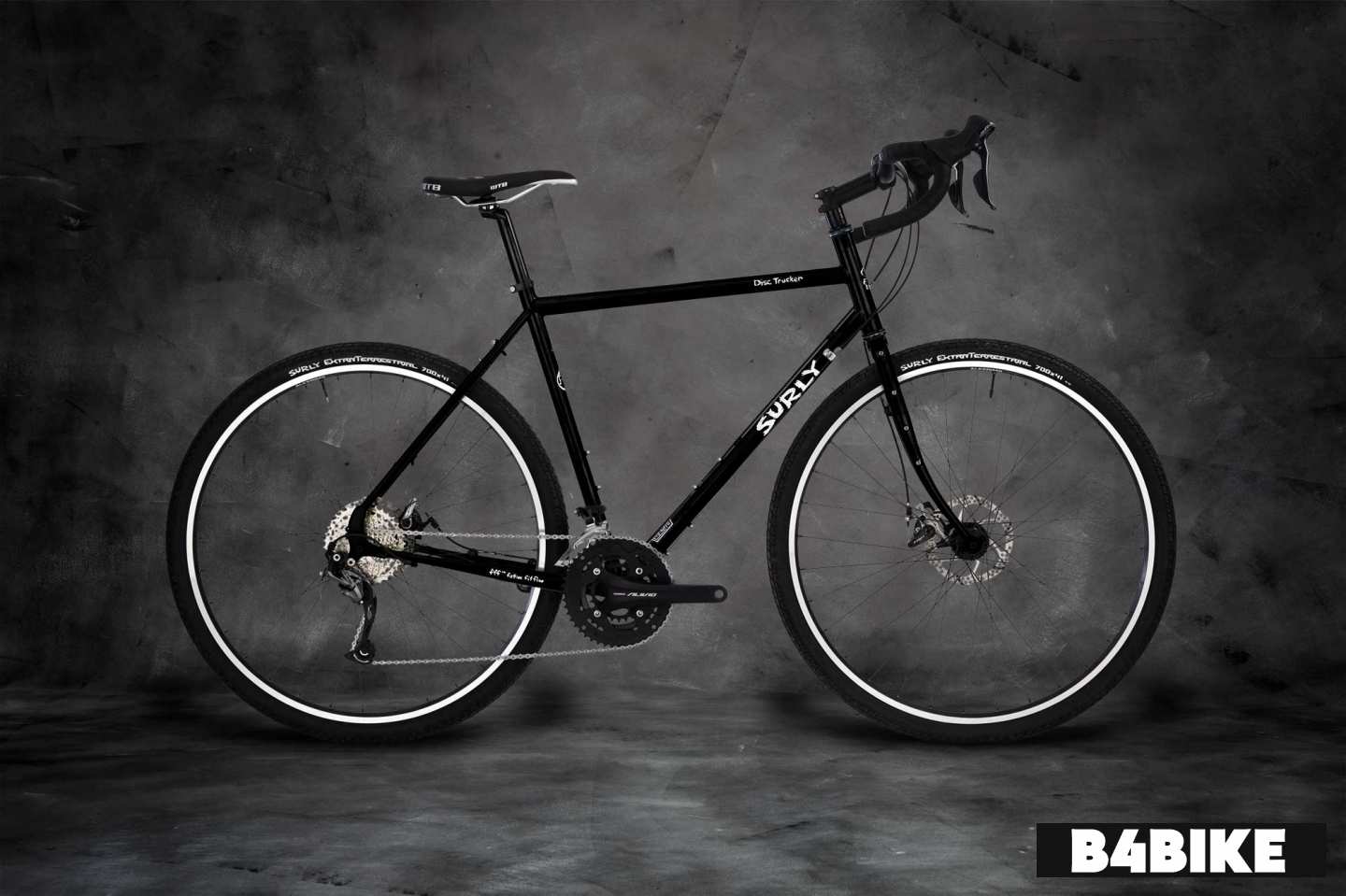 Surly Disc Trucker Hi-Viz Black